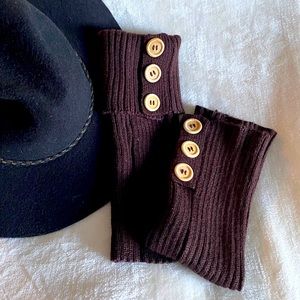 NWOT 3 button knit boot cuffs